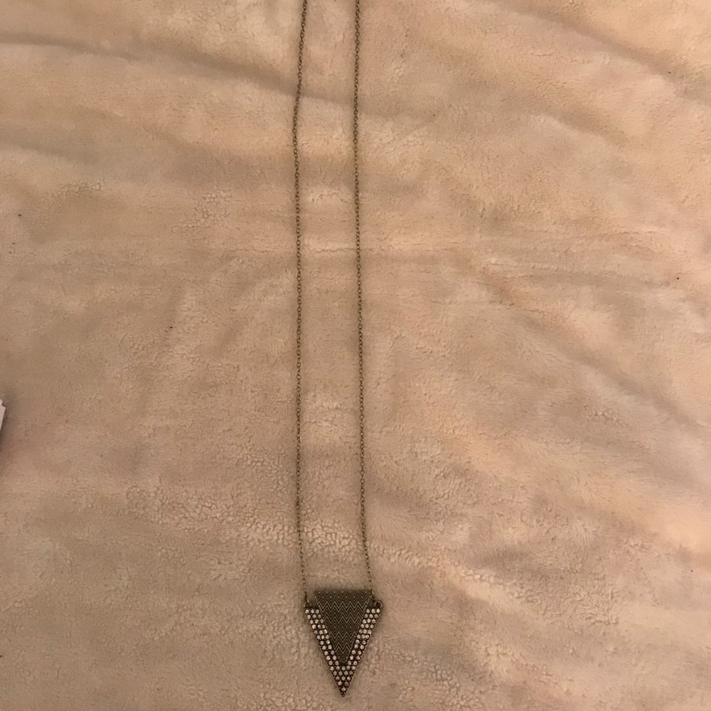 Silver arrowhead pendant necklace